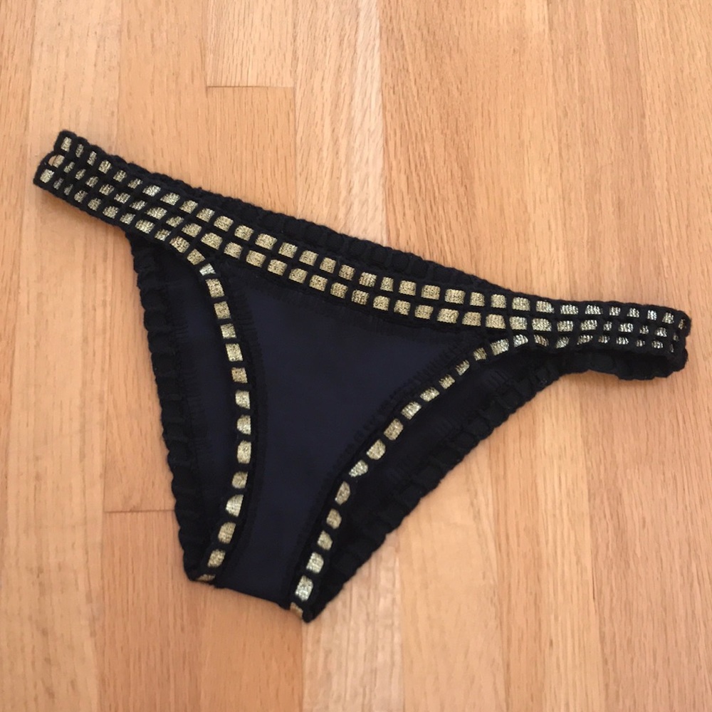 KIINI bottom